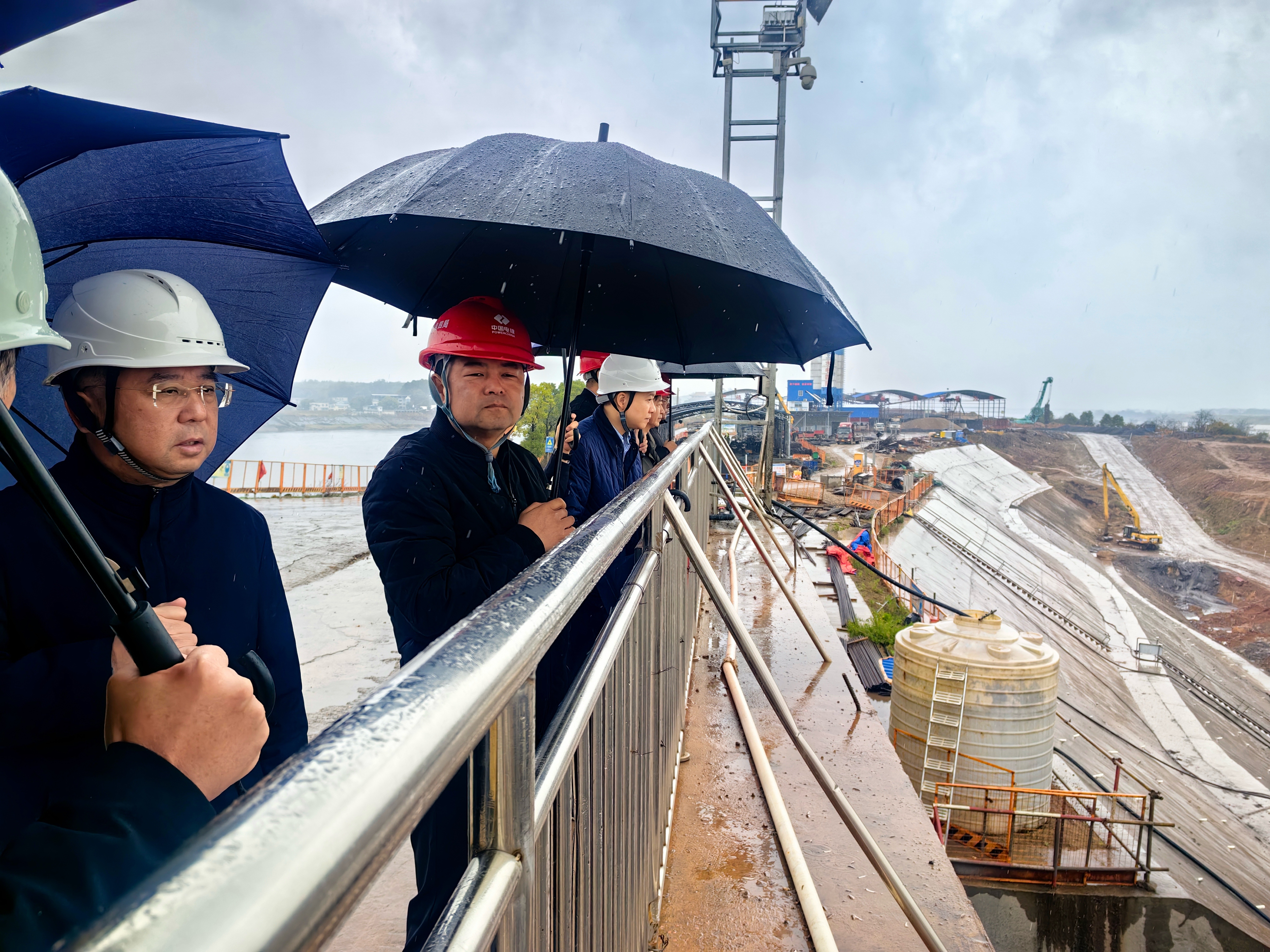 劉志剛赴分公司及擴(kuò)機(jī)項(xiàng)目督導(dǎo)防汛備汛與安全生產(chǎn)工作